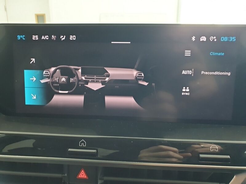 More views of Citroen e-C4 X