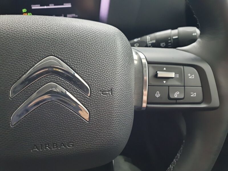 More views of Citroen e-C4 X