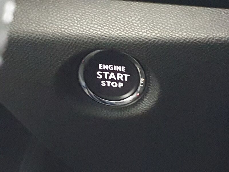 More views of Citroen e-C4 X