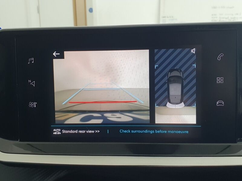 More views of Peugeot 208