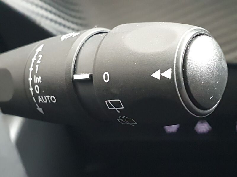 More views of Peugeot 208