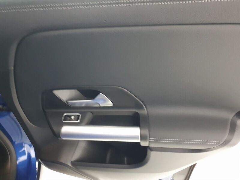 More views of Mercedes-Benz EQA