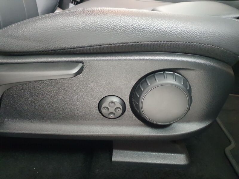 More views of Mercedes-Benz EQA