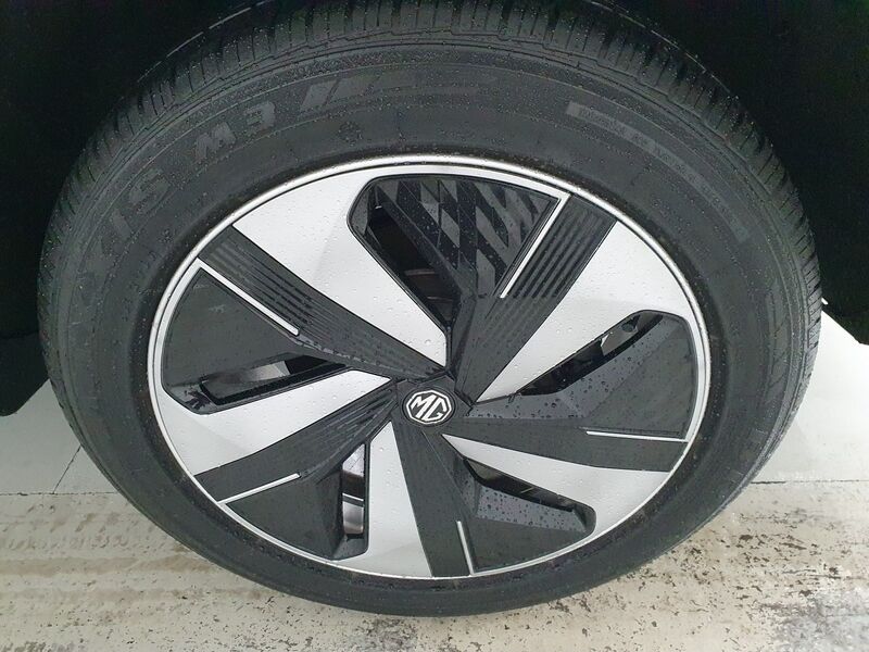 More views of MG ZS