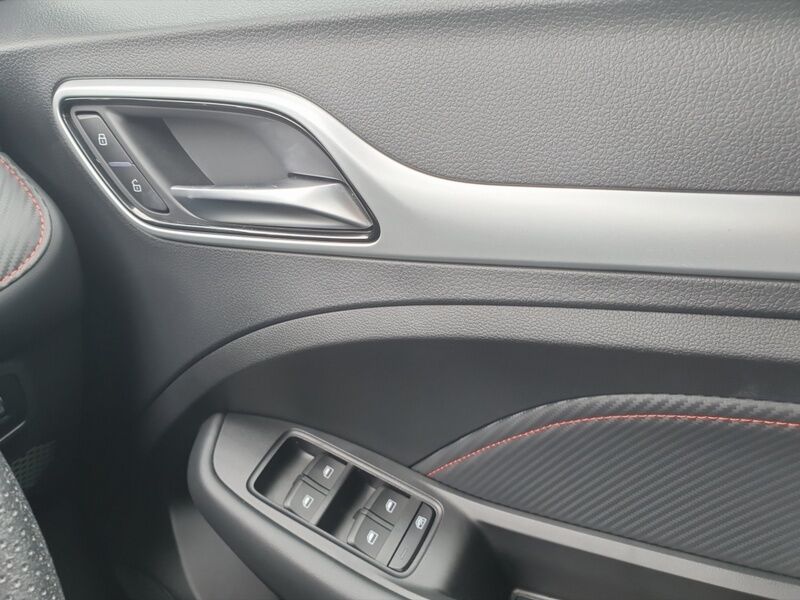 More views of MG ZS