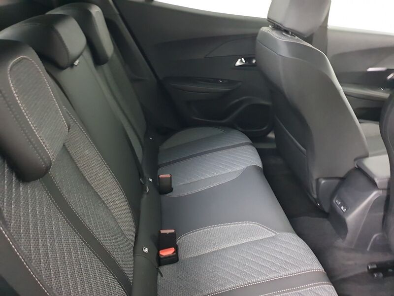 More views of Peugeot 2008