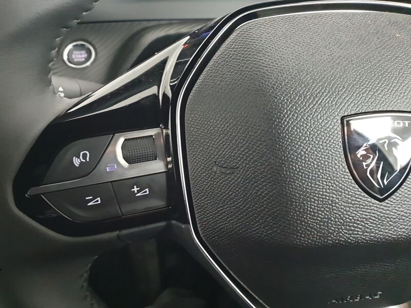 More views of Peugeot 2008