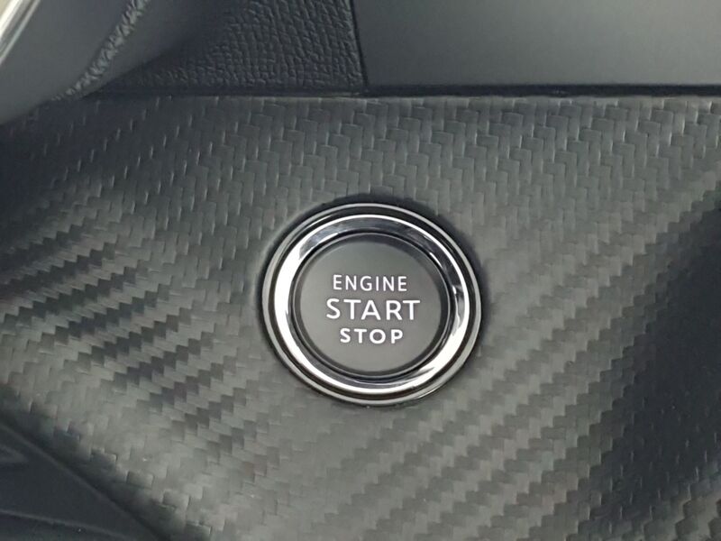 More views of Peugeot 2008