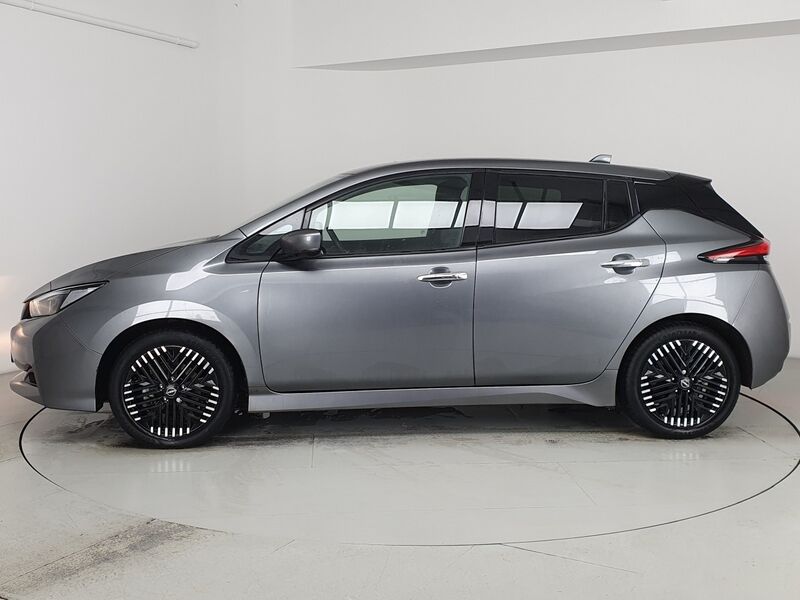 More views of Nissan Leaf