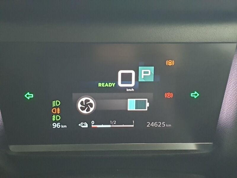 More views of Citroen e-C4