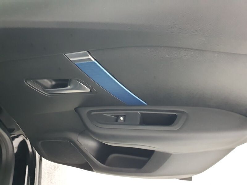 More views of Citroen e-C4