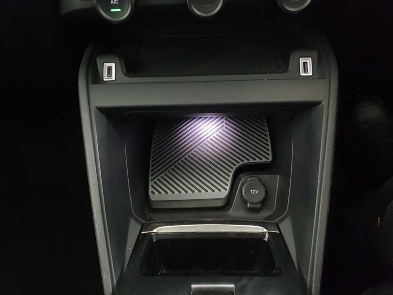 More views of Citroen e-C4