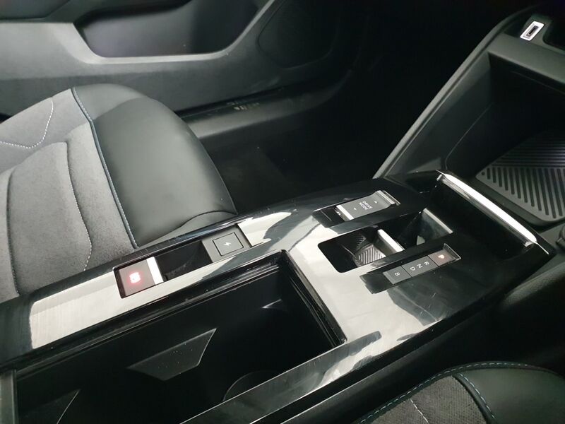 More views of Citroen e-C4