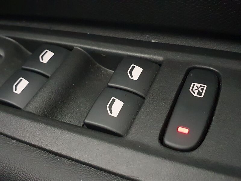 More views of Citroen e-C4