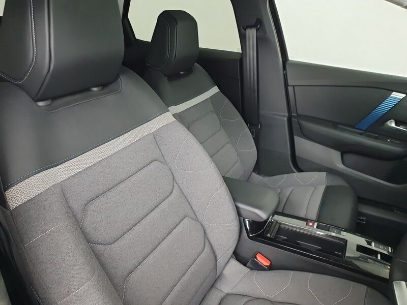 More views of Citroen e-C4