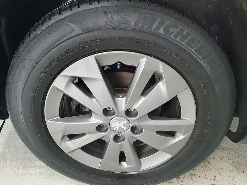 More views of Peugeot Rifter