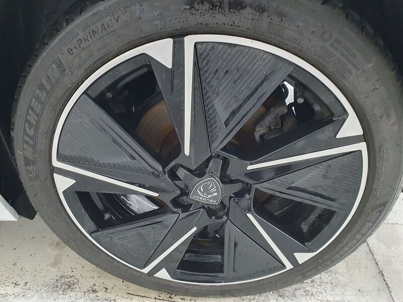 More views of Peugeot 308