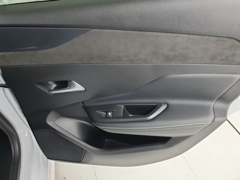 More views of Peugeot 308