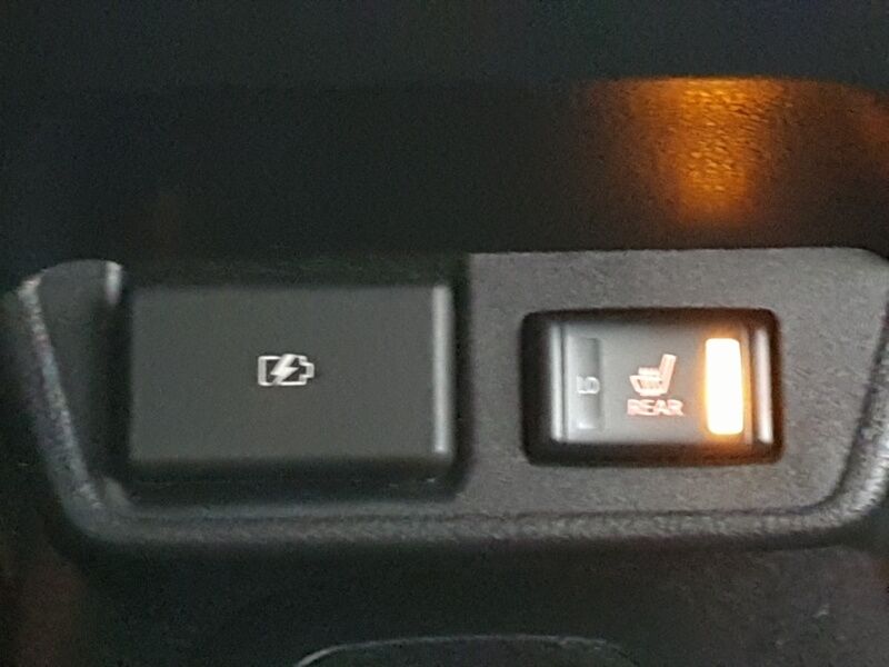 More views of Nissan Leaf