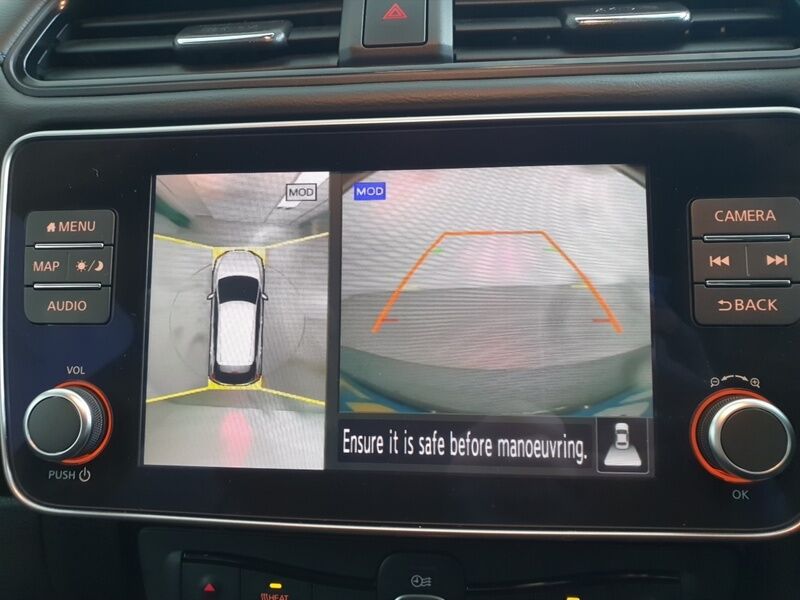 More views of Nissan Leaf