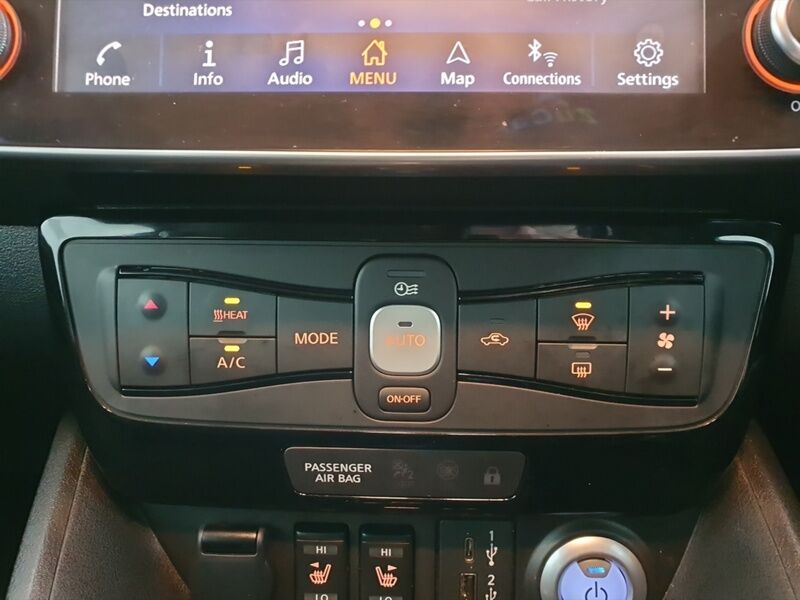 More views of Nissan Leaf