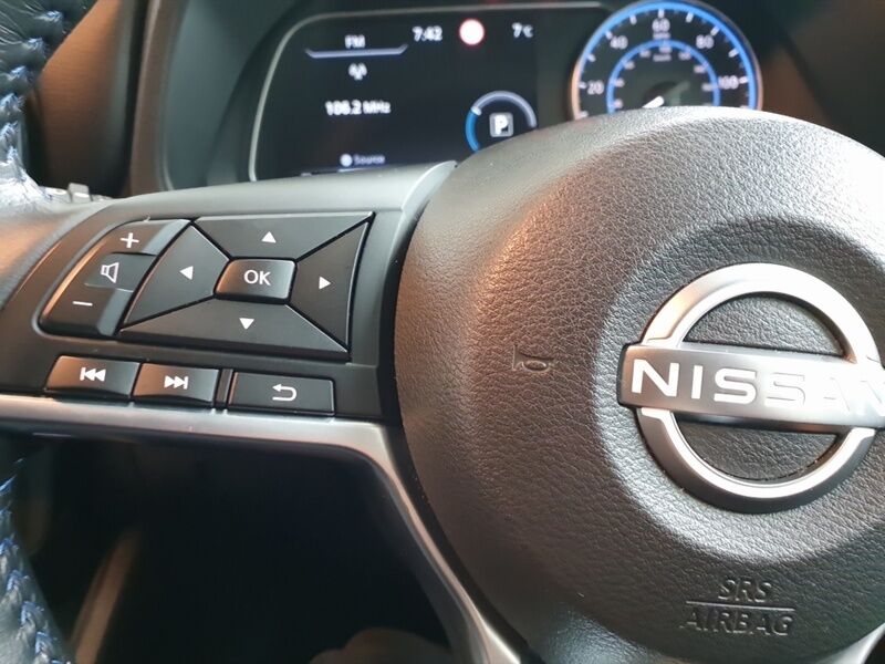 More views of Nissan Leaf