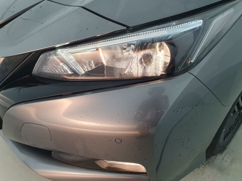 More views of Nissan Leaf