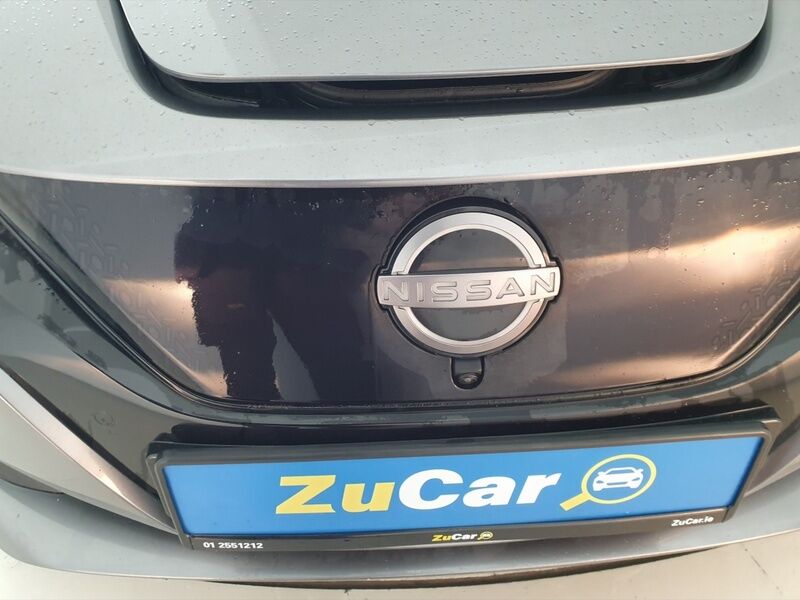 More views of Nissan Leaf