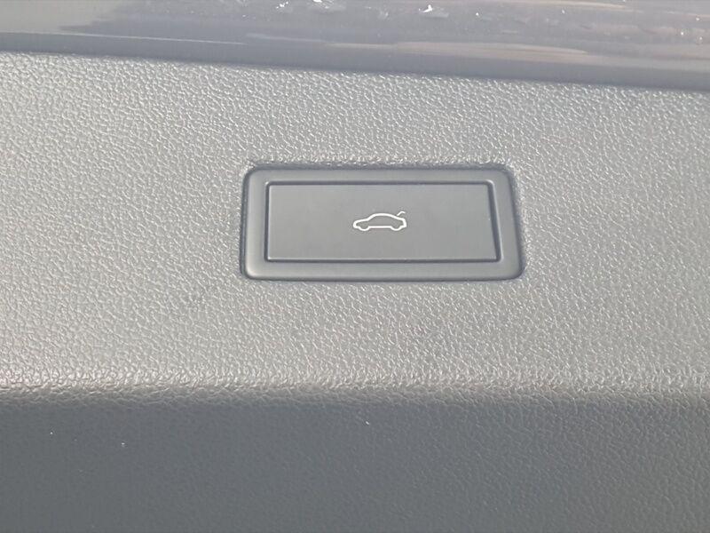 More views of Volkswagen Tiguan