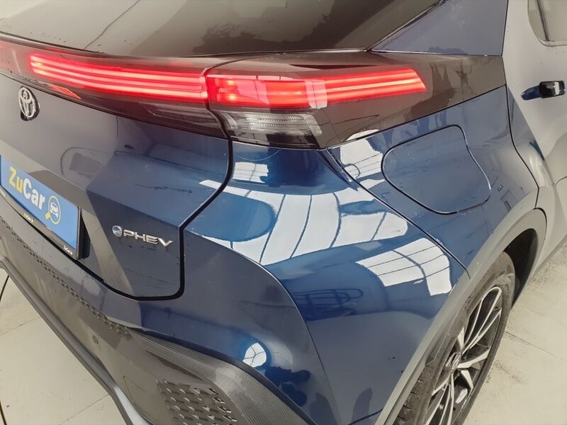 More views of Toyota C-HR