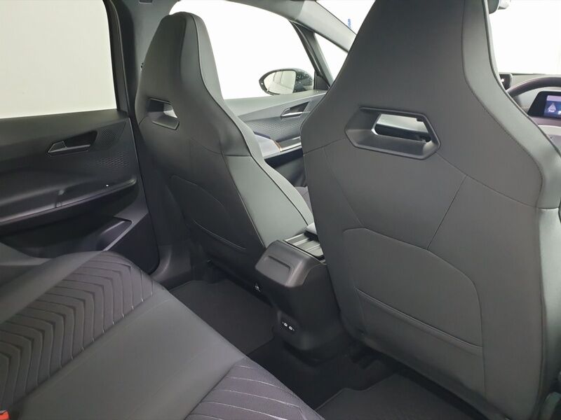 More views of Cupra Born