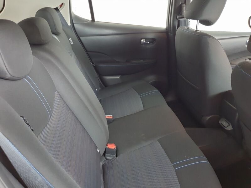 More views of Nissan Leaf