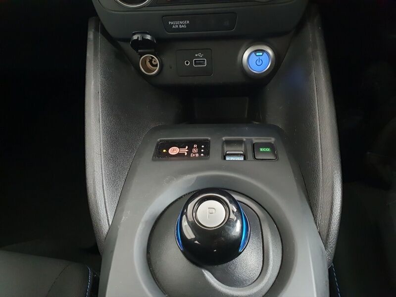 More views of Nissan Leaf