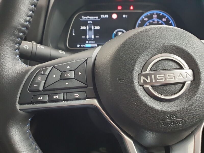 More views of Nissan Leaf