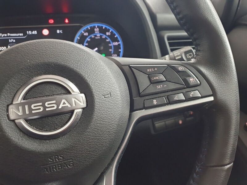 More views of Nissan Leaf