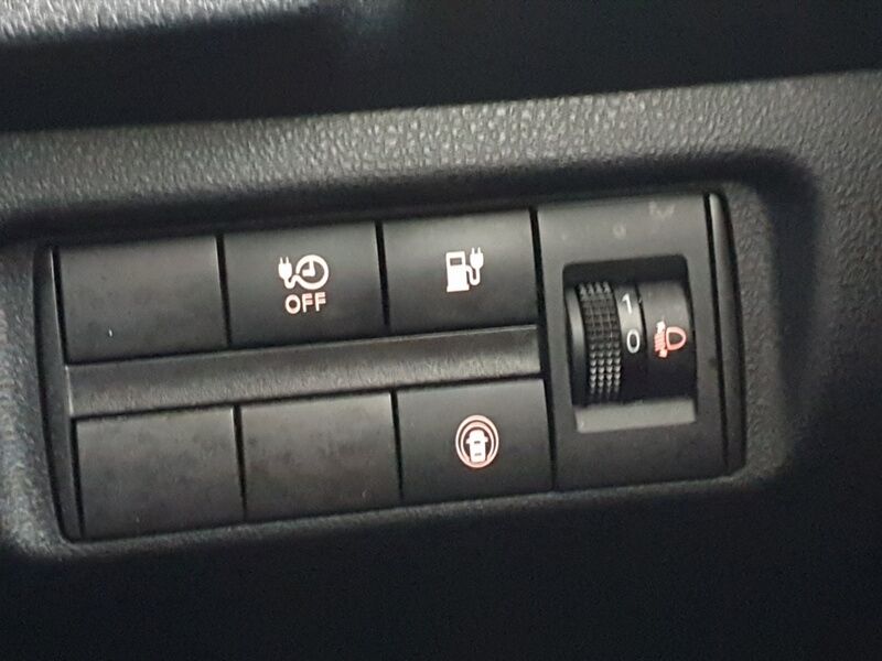 More views of Nissan Leaf