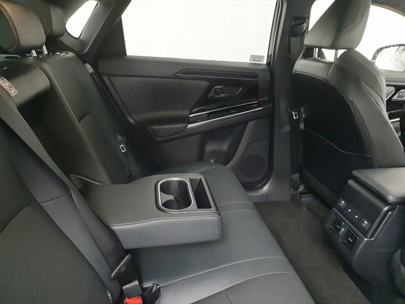 More views of Subaru Solterra