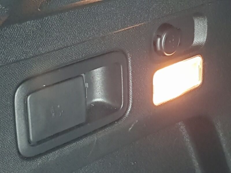 More views of Peugeot 3008