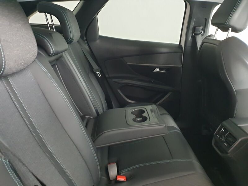 More views of Peugeot 3008