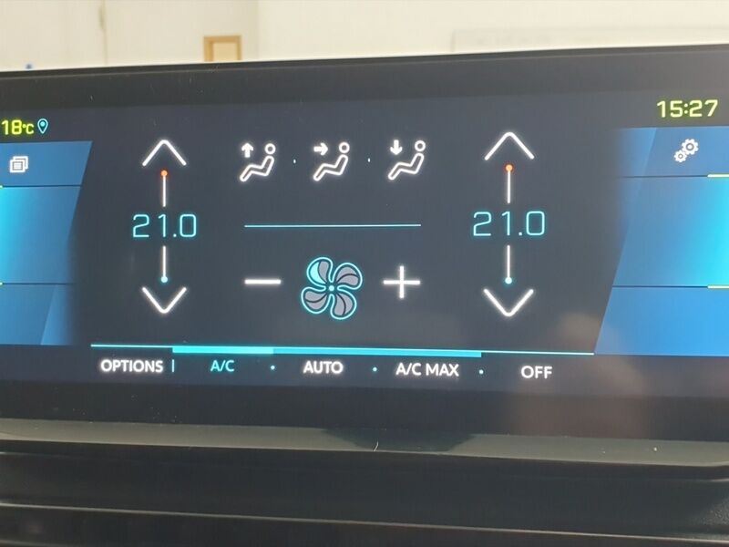 More views of Peugeot 3008