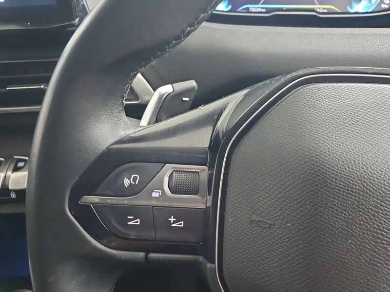 More views of Peugeot 3008