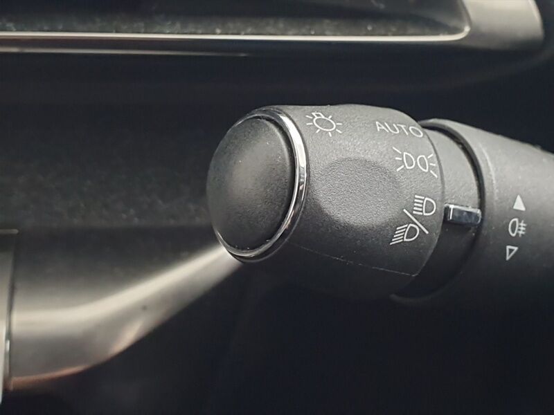 More views of Peugeot 3008