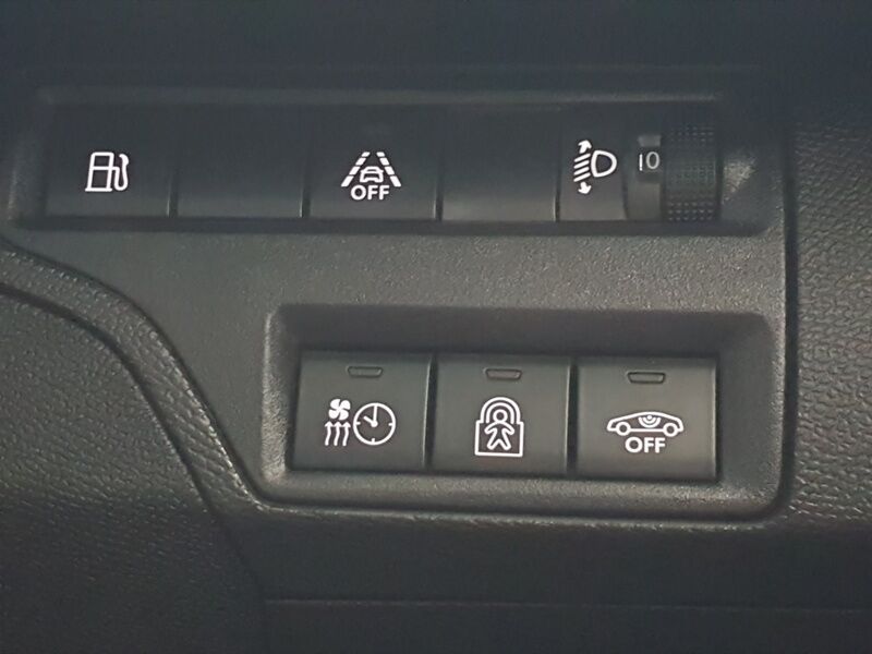 More views of Peugeot 3008