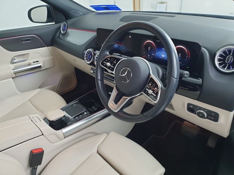 More views of Mercedes-Benz GLA