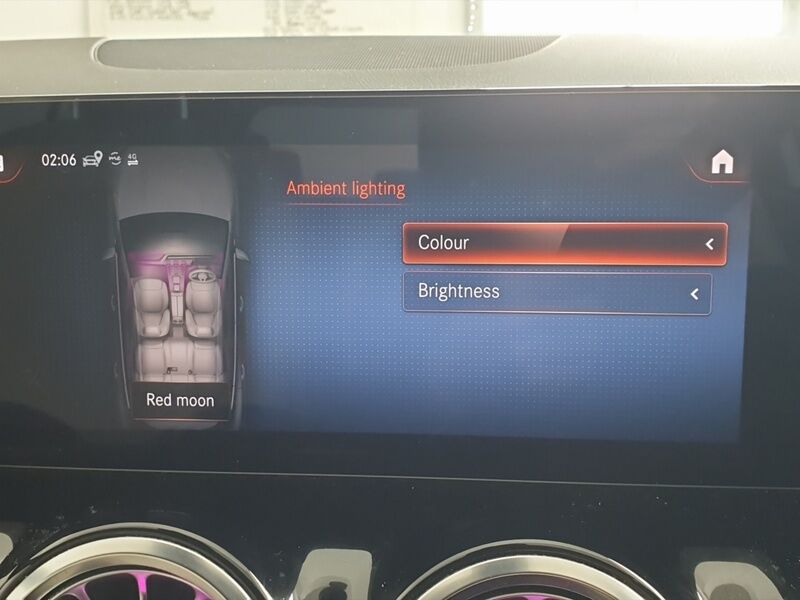 More views of Mercedes-Benz GLA