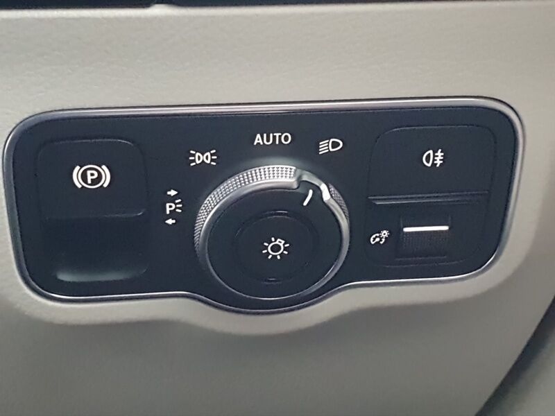 More views of Mercedes-Benz GLA