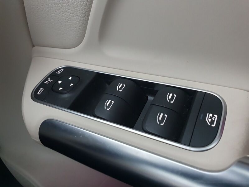 More views of Mercedes-Benz GLA