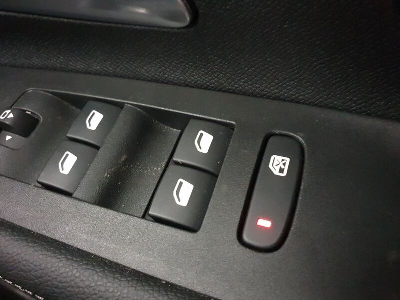 More views of Opel Mokka