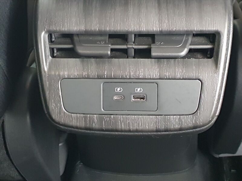 More views of Nissan Ariya