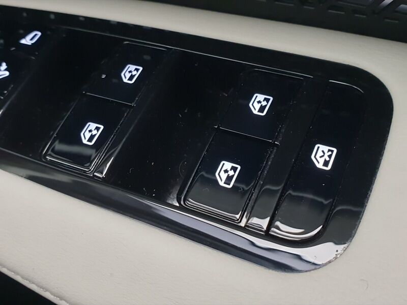 More views of Nissan Ariya